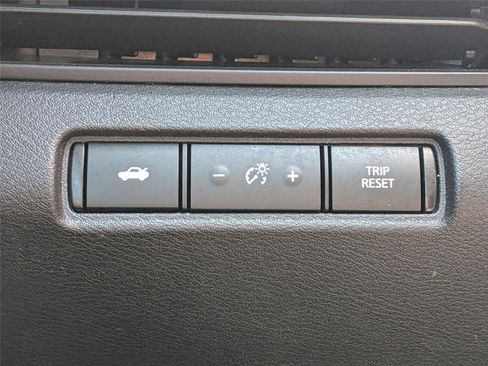 Certified 2024 Nissan Altima 2.5 SR w/ SR Premium Package FWD image 17