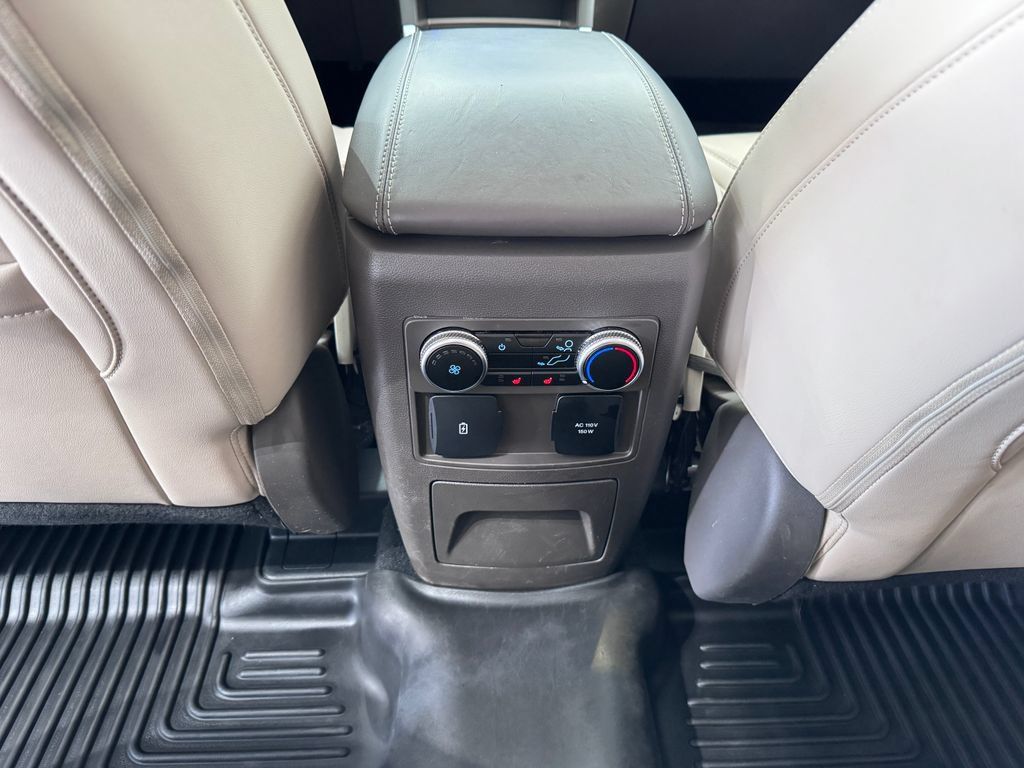 Used 2024 Ford Explorer Platinum w/ Technology Package AWD/4WD image 30