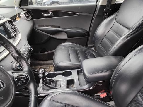 Used 2018 Kia Sorento EX image 8