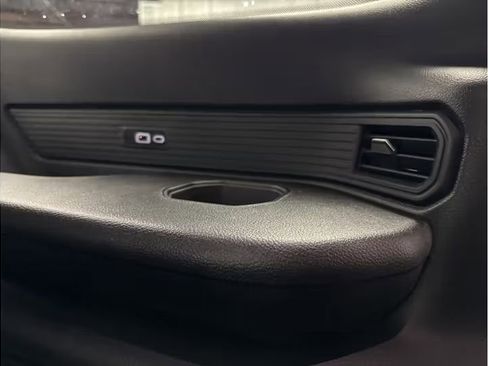 Used 2025 Jeep Wagoneer 4WD w/ Convenience Group I image 22