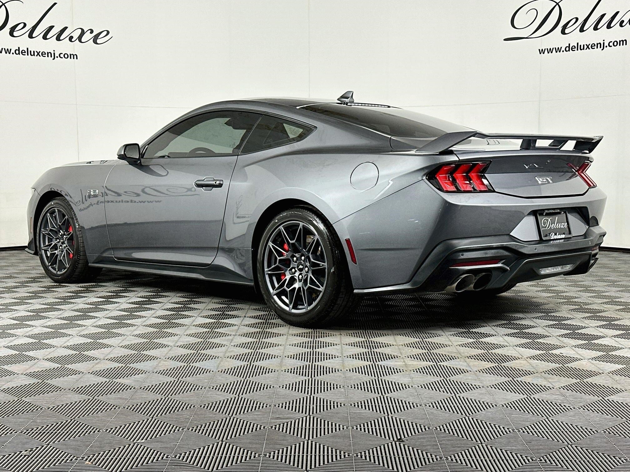 Used 2026 Ford Mustang GT Premium w/ GT Performance Package RWD image 4