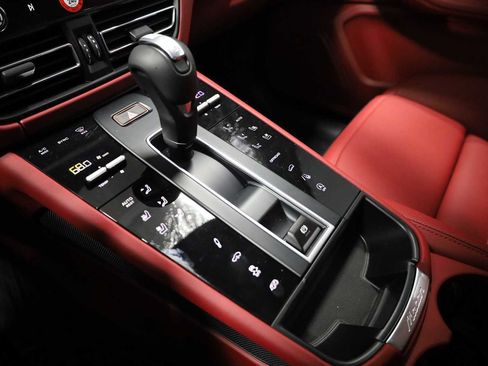 New 2026 Porsche Macan GTS image 31