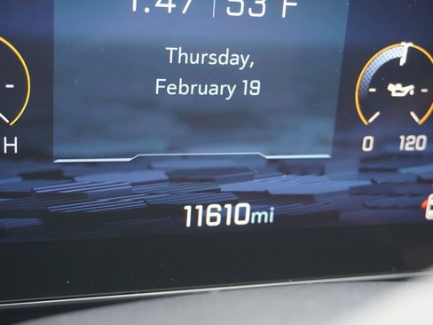 Used 2025 Chevrolet Suburban RST image 18