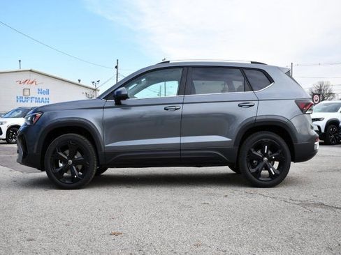 New 2026 Volkswagen Taos SEL image 4