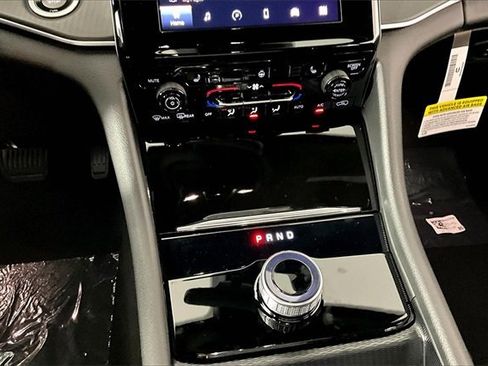 New 2025 Jeep Grand Cherokee Altitude image 7