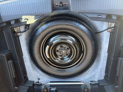 Used 2023 Nissan Rogue SV image 27