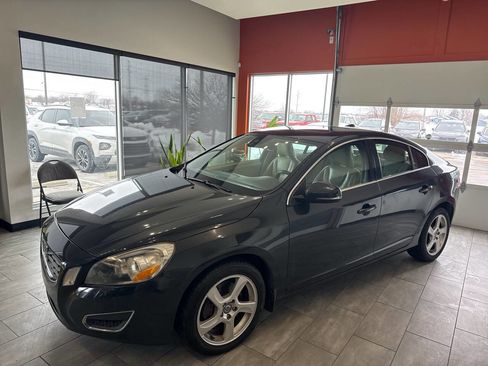 Used 2012 Volvo S60 T5 w/ Climate Pkg image 6