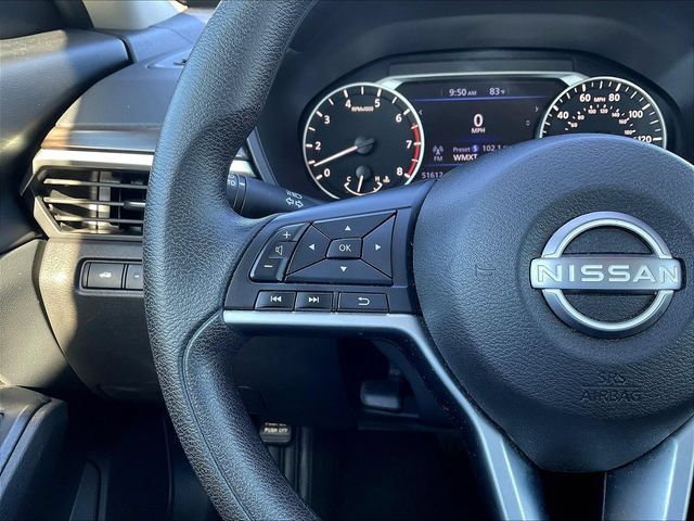 Used 2025 Nissan Altima 2.5 SV FWD image 13