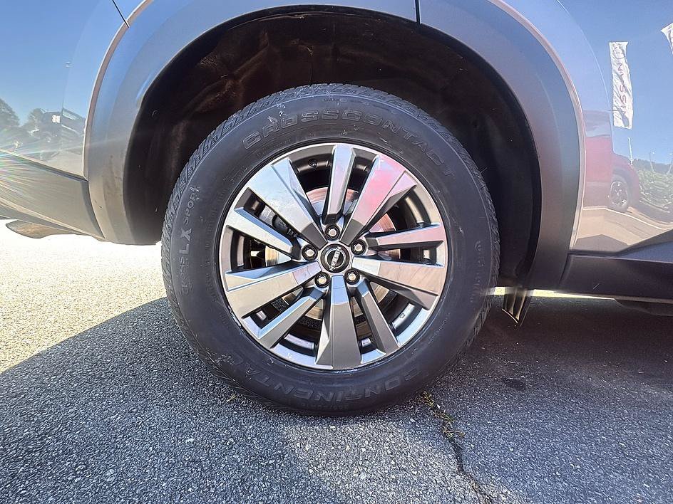 Certified 2025 Nissan Pathfinder SV FWD image 10