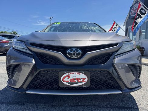 Used 2018 Toyota Camry XSE FWD image 2