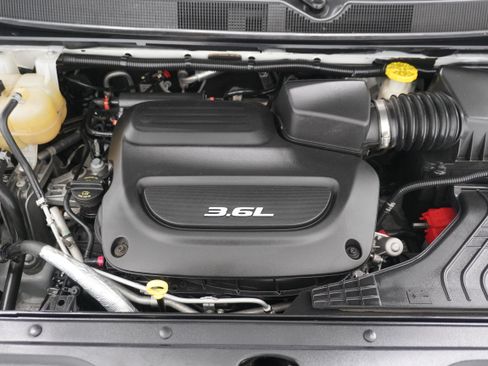 Used 2018 Chrysler Pacifica Limited FWD image 37