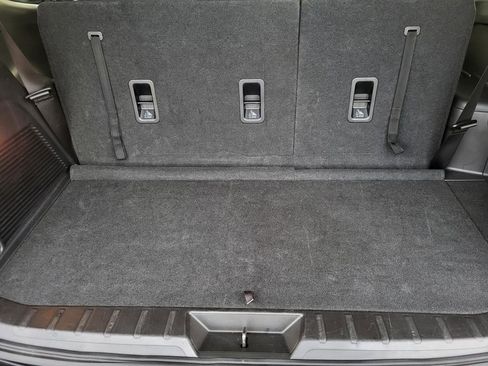 Used 2024 Subaru Ascent Premium w/ Convenience Package image 9