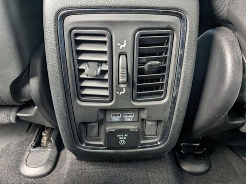 Used 2019 Jeep Grand Cherokee Limited image 14