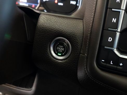 Used 2021 GMC Yukon Denali w/ Denali Premium Package image 33