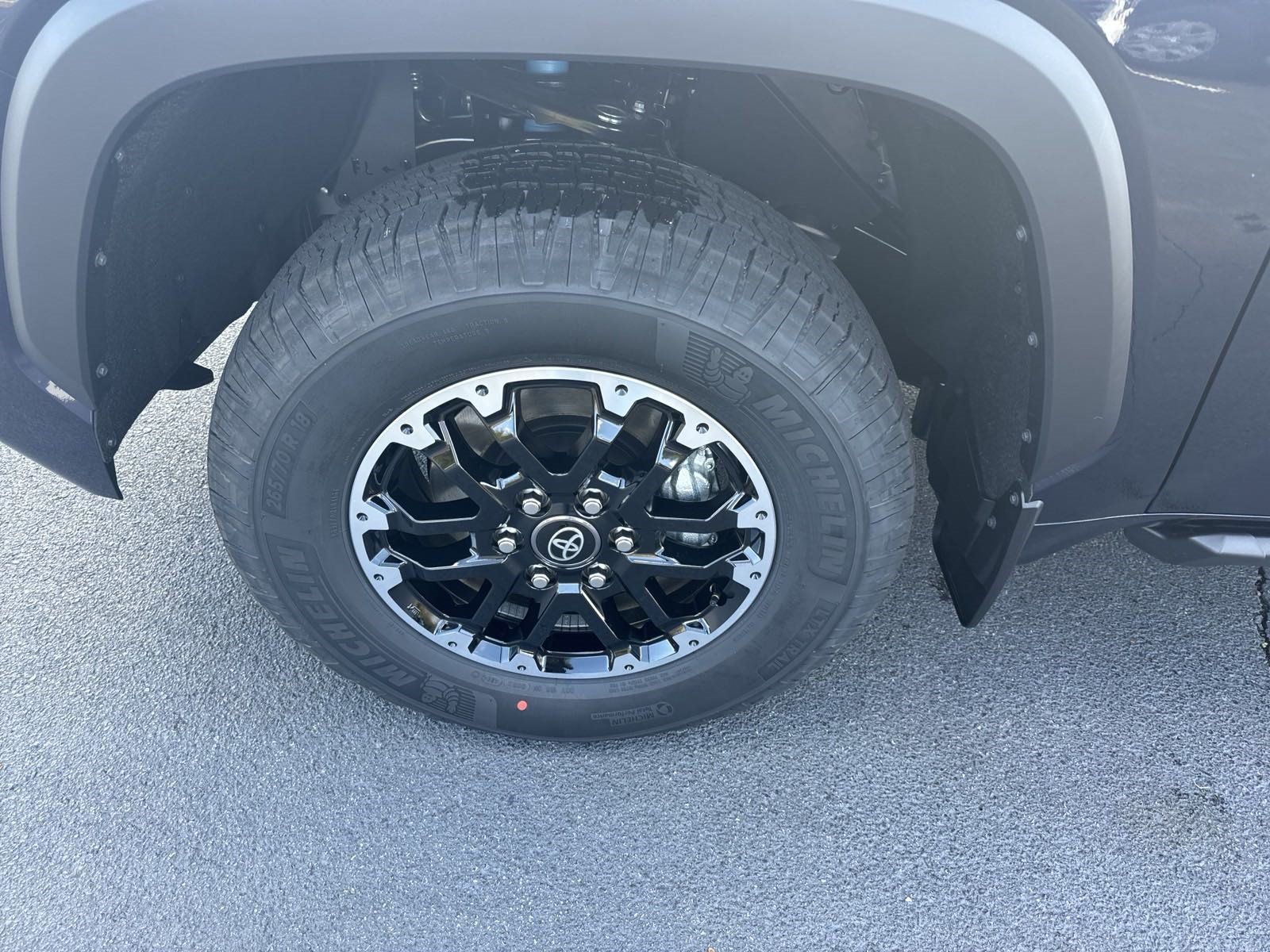 New 2025 Toyota Tundra SR5 w/ TRD Off-Road Package AWD/4WD image 9