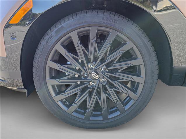 Certified 2025 Hyundai Santa Fe Calligraphy FWD image 9