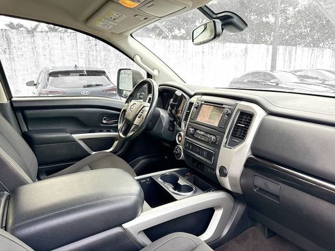 Used 2019 Nissan Titan SV w/ SV Convenience Package AWD/4WD image 31