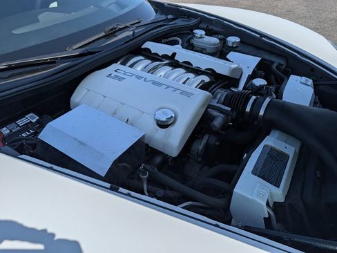 Used 2005 Chevrolet Corvette Coupe w/ Preferred Equipment Group RWD image 29