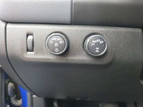 Used 2018 Chevrolet Colorado Z71 image 11