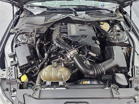 Used 2016 Ford Mustang Coupe RWD image 15