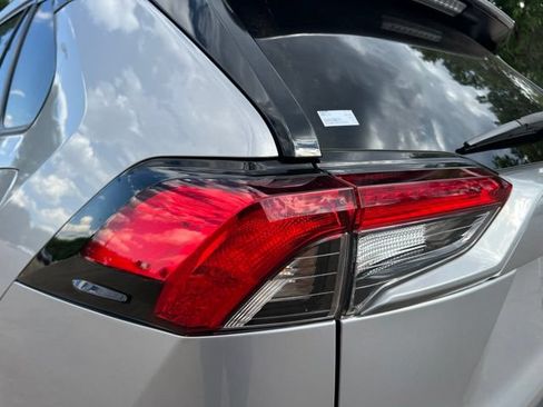Used 2024 Toyota RAV4 LE AWD/4WD image 11