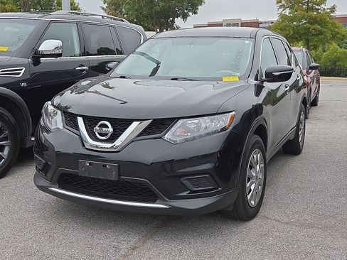 Used 2015 Nissan Rogue S w/ S Family Package AWD/4WD image 2