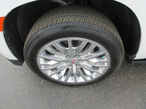 Certified 2024 GMC Yukon Denali w/ Max Trailering Package AWD/4WD image 15