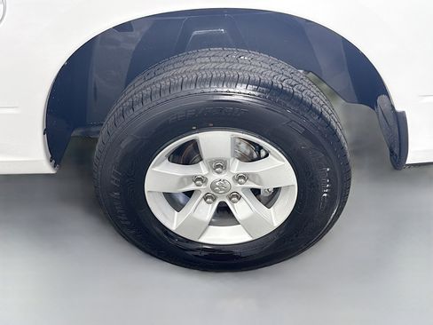 Used 2018 RAM 1500 Express image 36