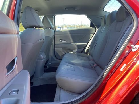 Certified 2023 Hyundai Elantra SE w/ Cargo Package image 14