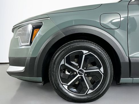 Used 2023 Kia Niro EX FWD image 12