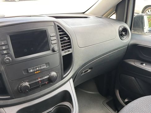 Used 2022 Mercedes-Benz Metris image 23