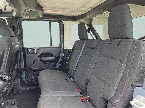 Used 2024 Jeep Wrangler Unlimited Rubicon AWD/4WD image 19