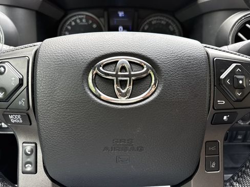 Used 2023 Toyota Tacoma TRD Sport AWD/4WD image 12