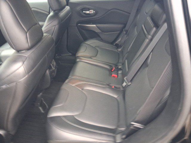 Used 2019 Jeep Cherokee Limited w/ Luxury Group AWD/4WD image 17