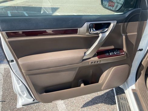 Used 2019 Lexus GX 460 Premium image 10