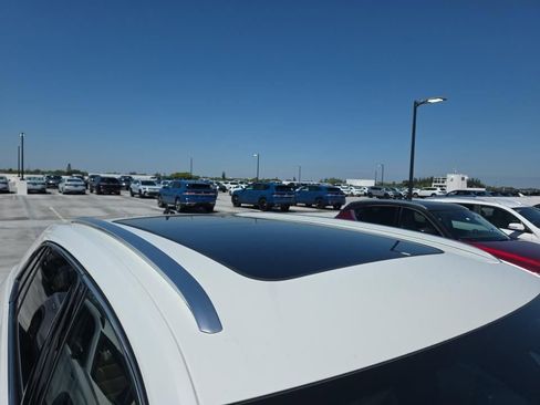 Used 2023 Volkswagen Atlas Cross Sport SEL Premium R-Line image 7