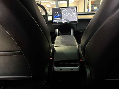 Used 2020 Tesla Model 3 Long Range image 16