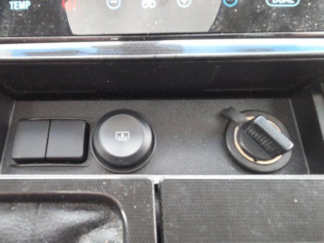 Used 2018 Ford Taurus Limited FWD image 33