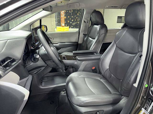 Certified 2022 Toyota Sienna LE FWD image 15
