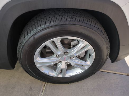 Certified 2022 GMC Terrain SLE w/ Driver Convenience Package image 12