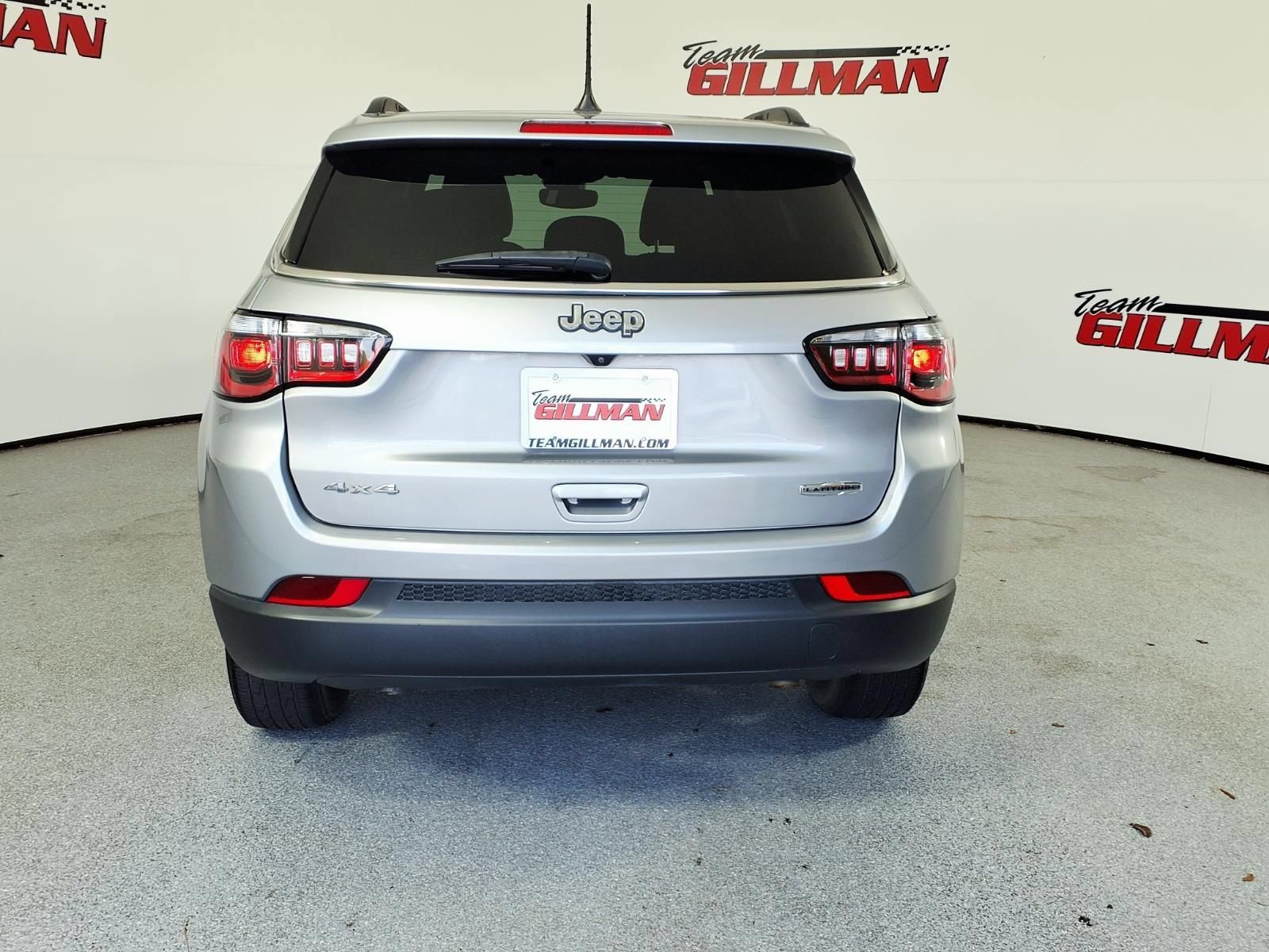 Used 2024 Jeep Compass Latitude AWD/4WD image 7