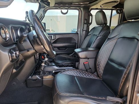 Used 2020 Jeep Wrangler Unlimited Sahara AWD/4WD image 19