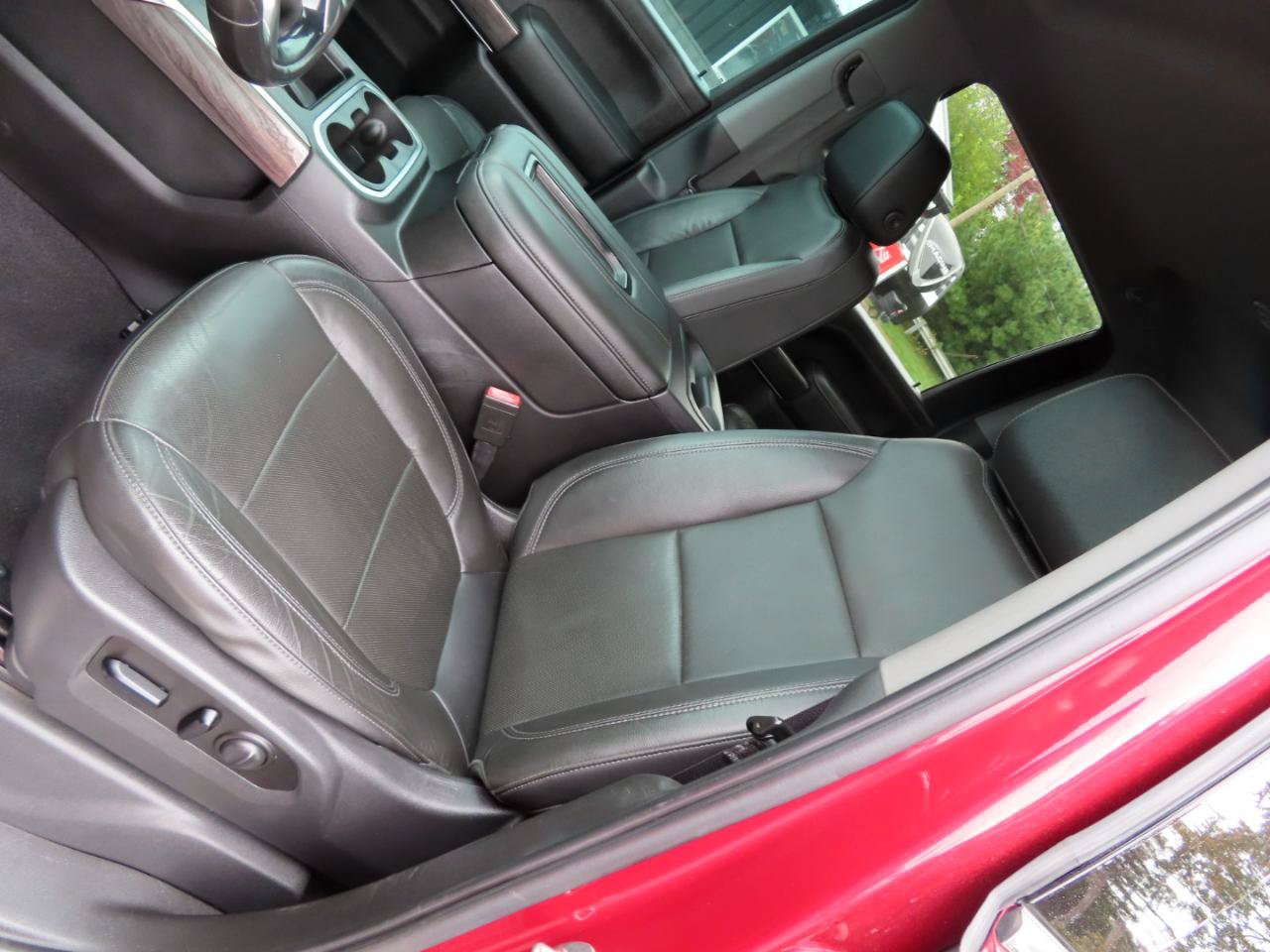 Used 2020 Chevrolet Silverado 3500 LTZ w/ LTZ Plus Package AWD/4WD image 31