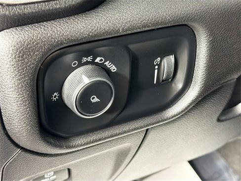 Used 2020 RAM 1500 Tradesman w/ SXT Appearance Group image 10