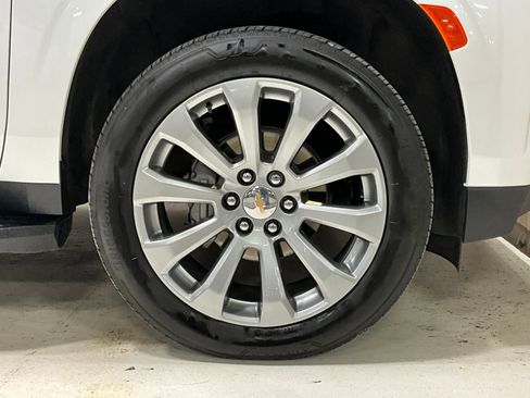 Used 2024 Chevrolet Suburban High Country w/ Max Trailering Package AWD/4WD image 11