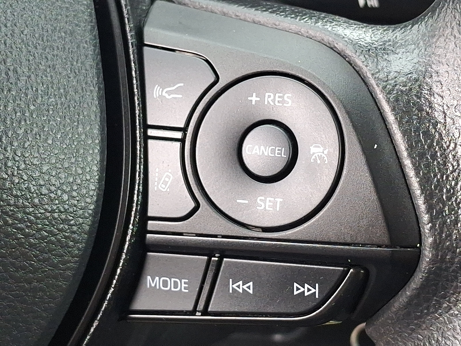 Used 2024 Toyota RAV4 LE AWD/4WD image 22