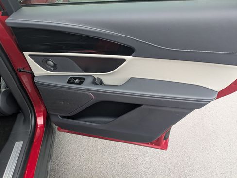 Used 2025 Lincoln Nautilus Premier w/ Equipment Group 102A image 29