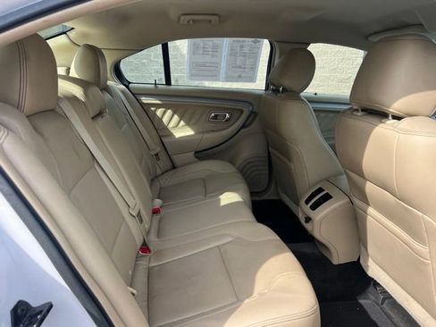 Used 2017 Ford Taurus SEL w/ Equipment Group 201A FWD image 14