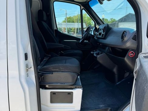 Used 2021 Mercedes-Benz Sprinter 2500 w/ Driver Convenience Package image 26