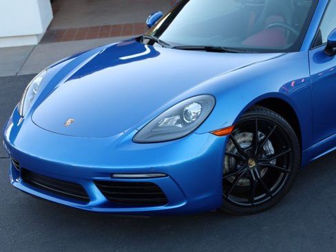 Used 2017 Porsche 718 Cayman image 6